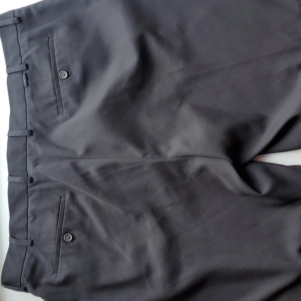 Greg Norman Black Classic Flat Front Golf Shorts 40 - Picture 6 of 7
